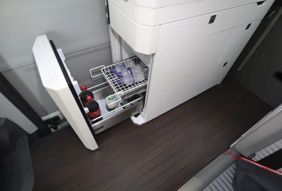 Grand-California-600-fridge-71996