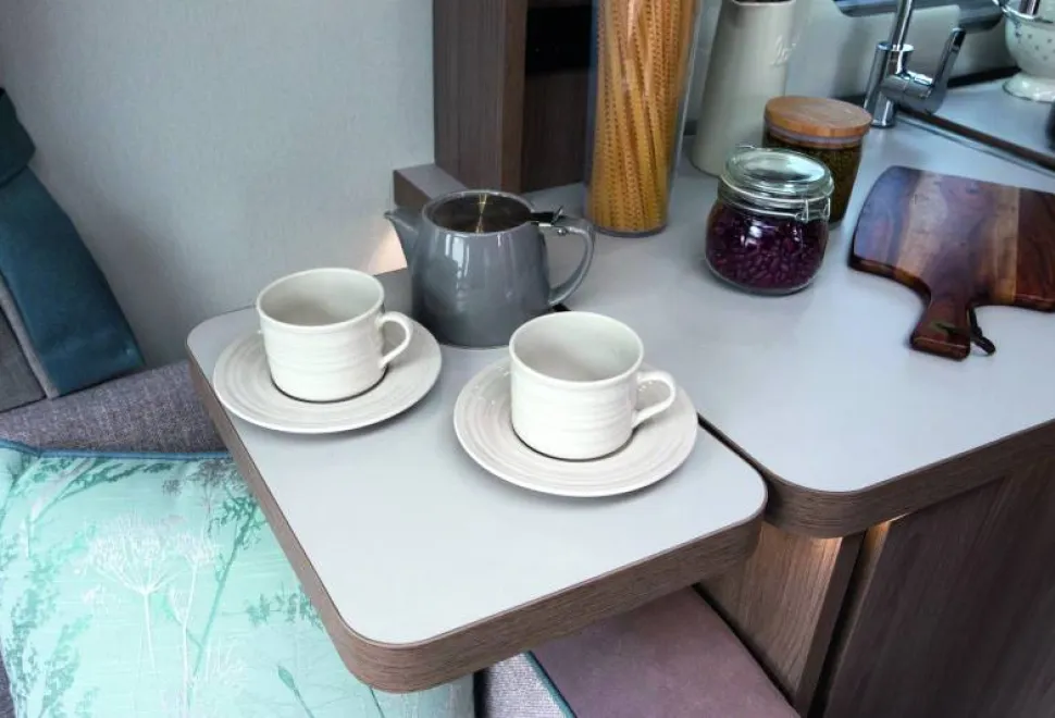 The-29cm-kitchen-extension-is-the-ideal-spot-for-your-tea-cups-26919