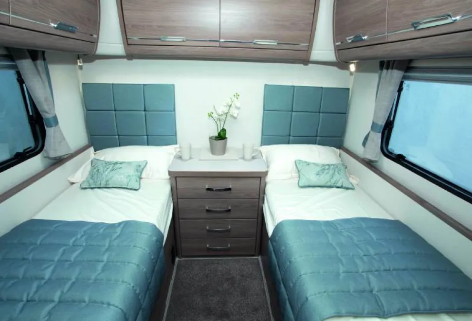 A-stunning-bedroom-ideal-for-a-couple-or-offrpring-21794