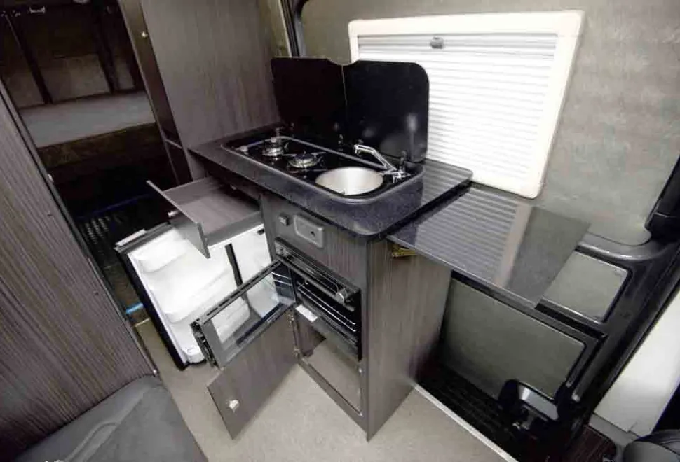 McLaren-Savage-kitchen-92529