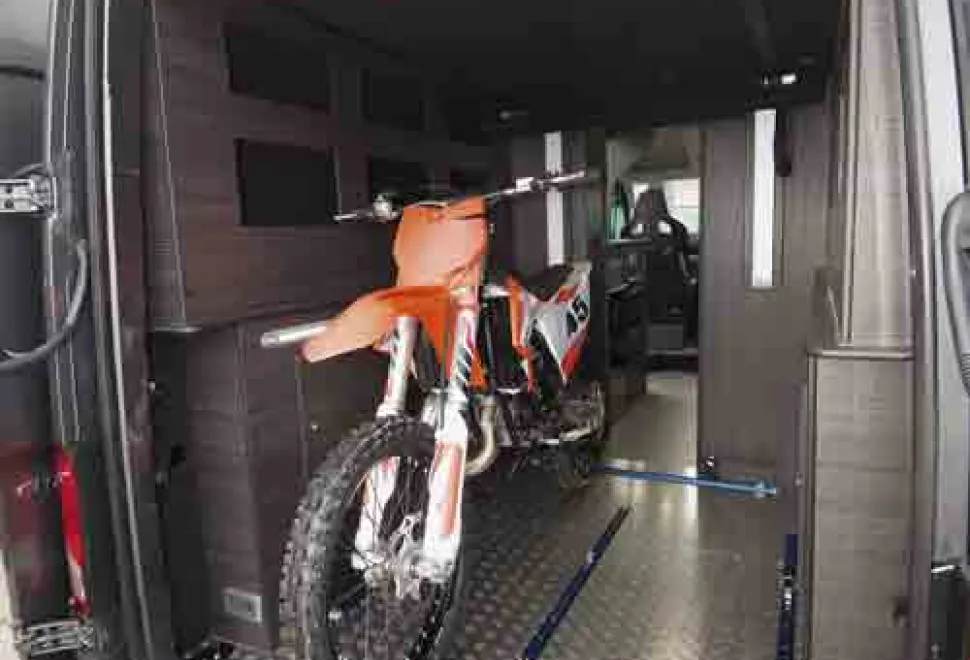 McLaren-Savage-garage-bike-58091