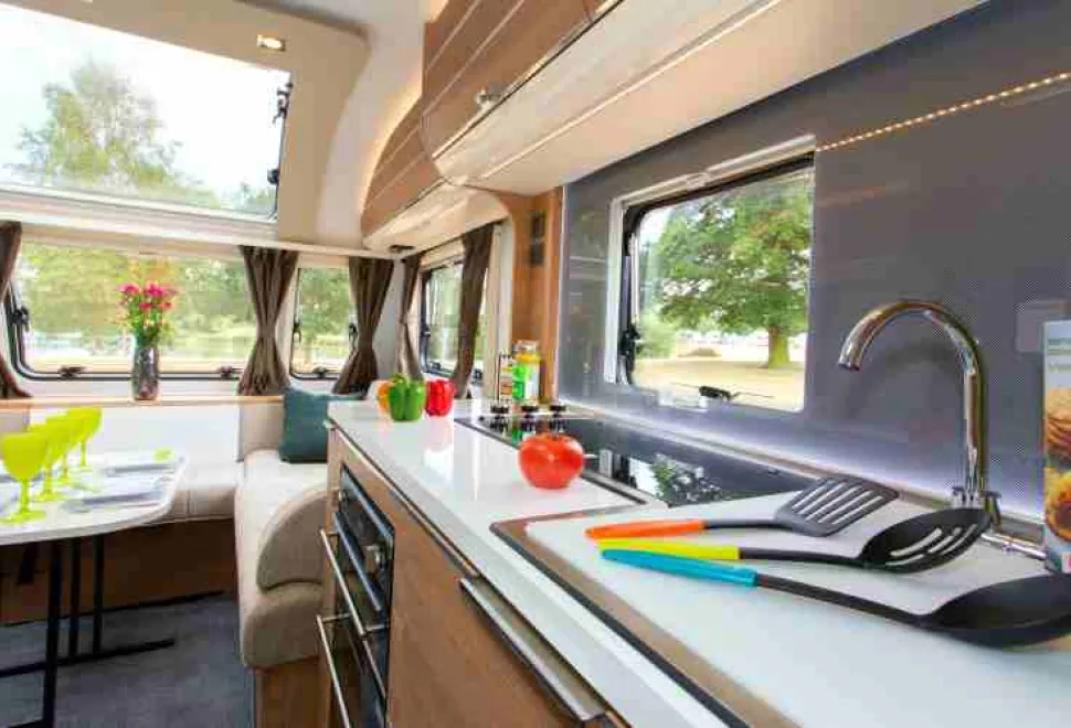 The-kitchen-looks-fabulous---and-it&rsquo;s-practical,-too-07479