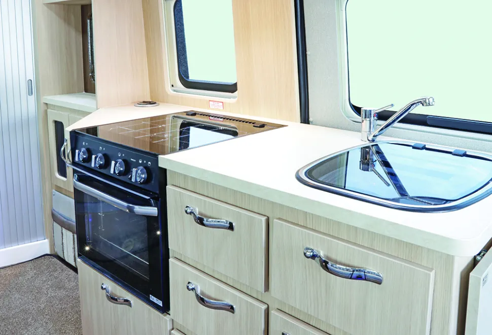 Kingham_Kitchen-43893