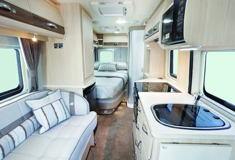 Kingham_wide_front_to_rear-43690