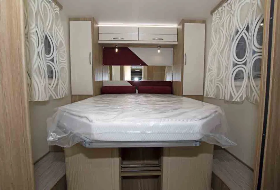 Rimor-Seal-66-island-bed-11128