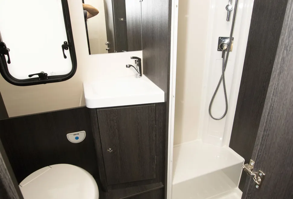 Zefiro-washroom-76808