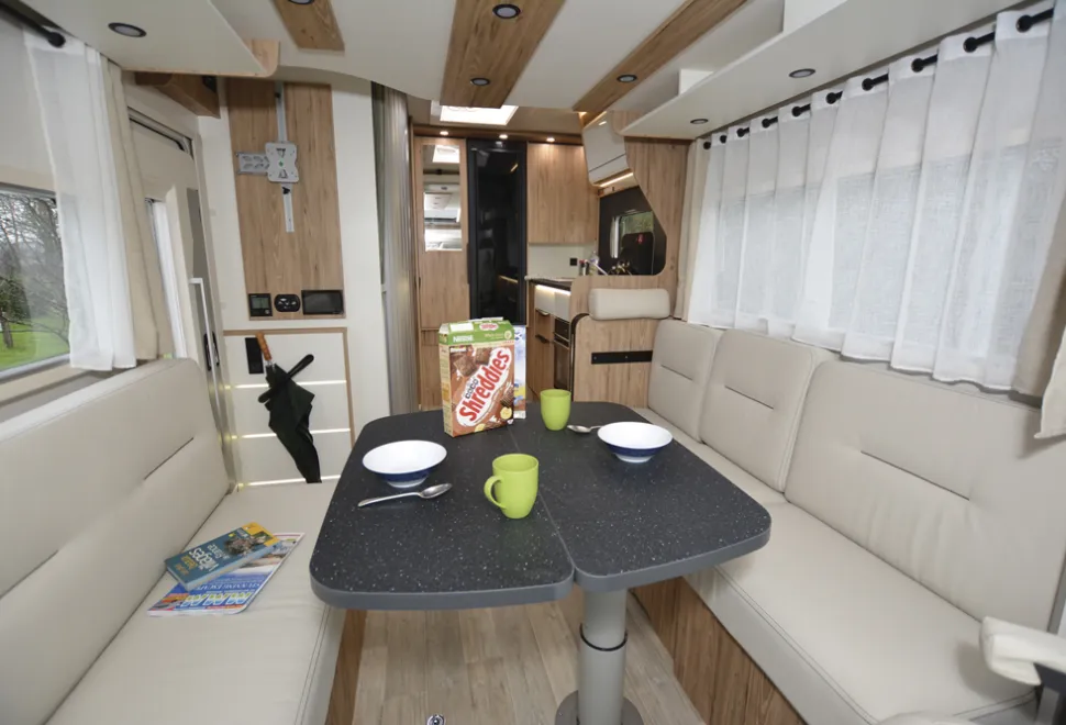 _Pilote-Pacific-P626D-Evidence-2021_interior-24373