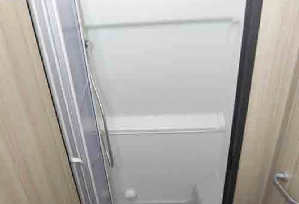 Adria-Twin-Plus-shower-65463