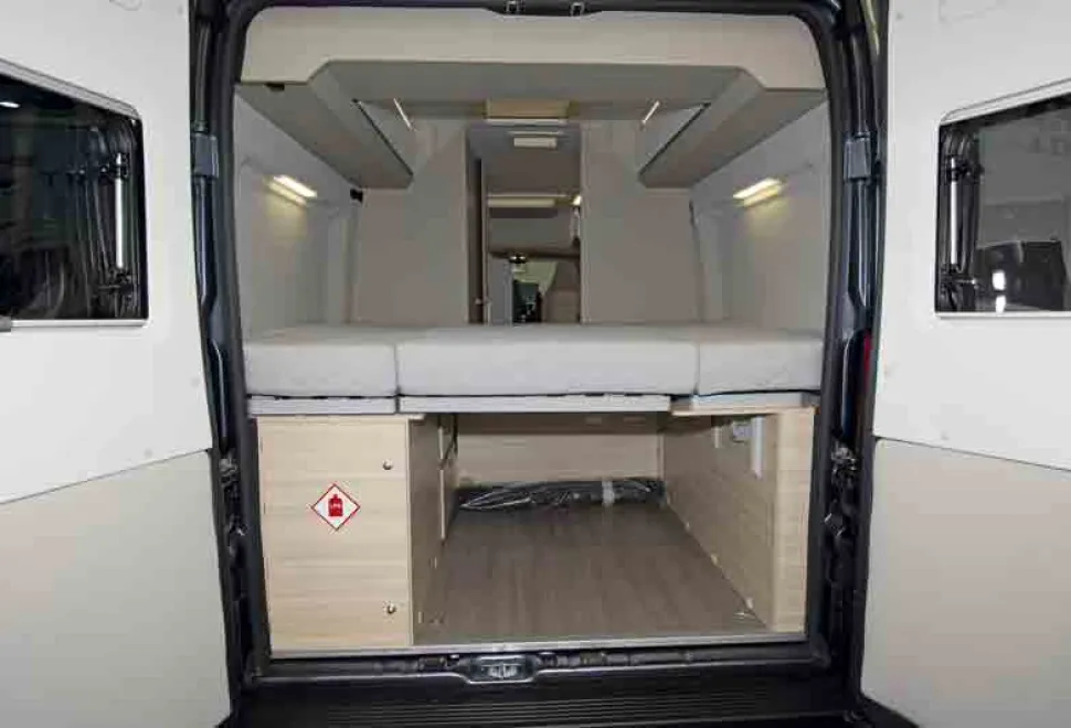 Adria-Twin-Plus-rear-view-49025