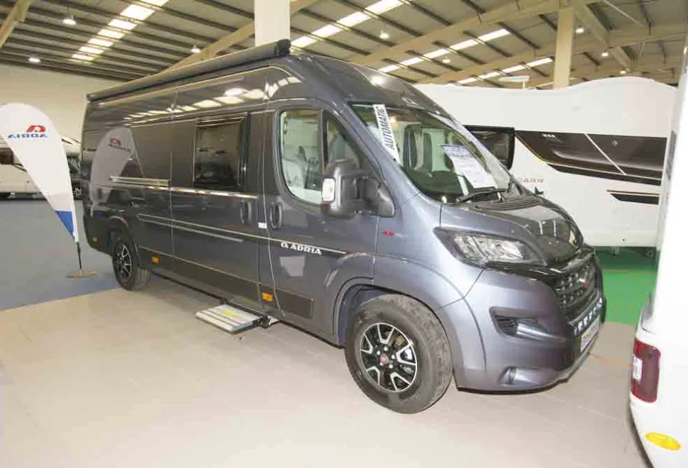 Adria-Twin-Plus-exterior-32272