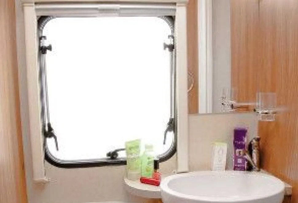 rhp_caravan_washroom