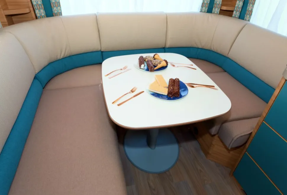 The-sturdy-table-is-designed-to-stay-up-all-of-the-time,-even-when-you-tow2-13077