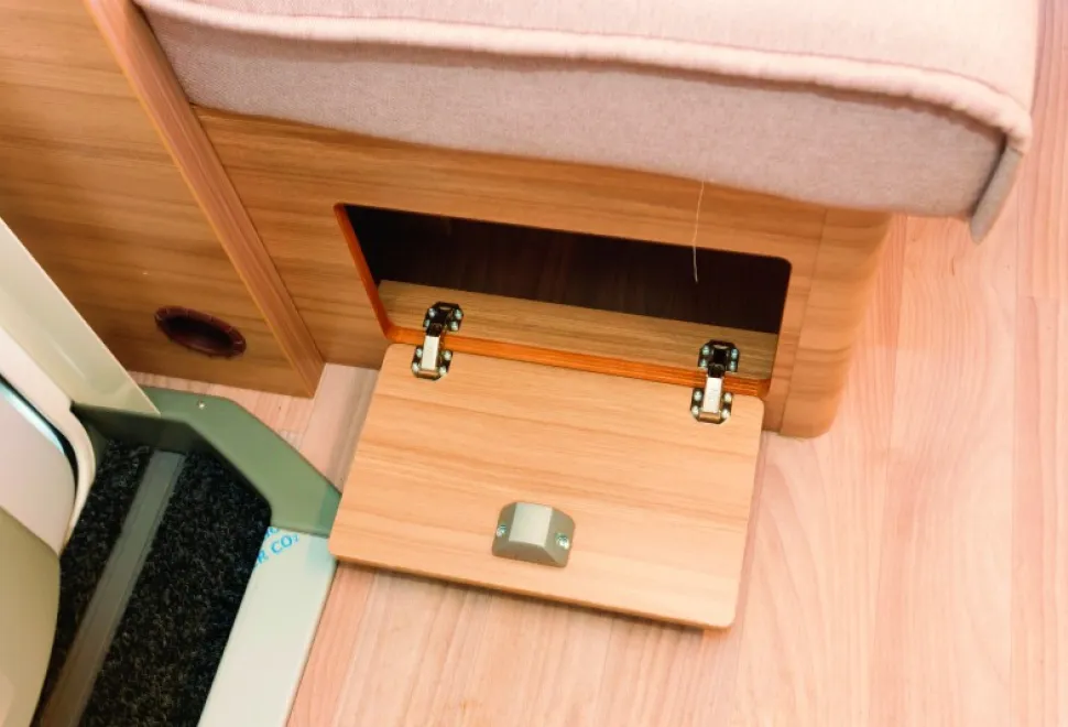 A-shoe-cupboard-by-the-door!-12999