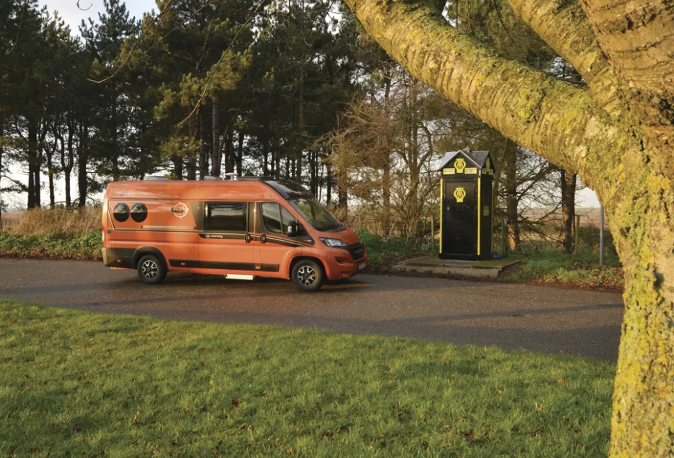 3 personen dachzelt MOBY MOUNTAIN Peak XL 3-Personen Hybrid-Dachzelt – dachzeltstore.at main image 1