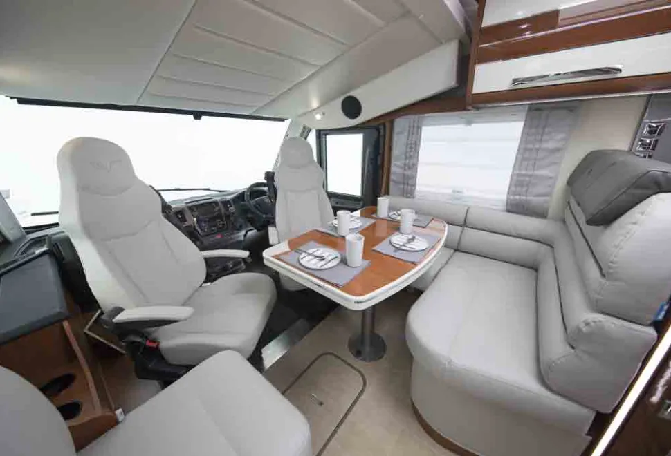 Mobilveta-front-lounge-74740