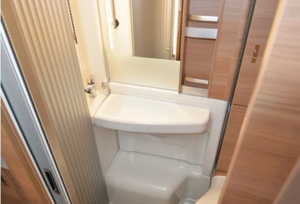 Knaus-Van-TI-640-MEG-Vansation-motorhome-washroom-59593