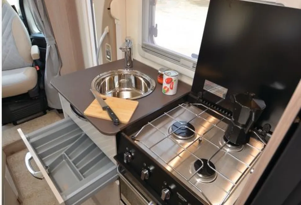 Burstner-Nexxo-Van-kitchen-08076