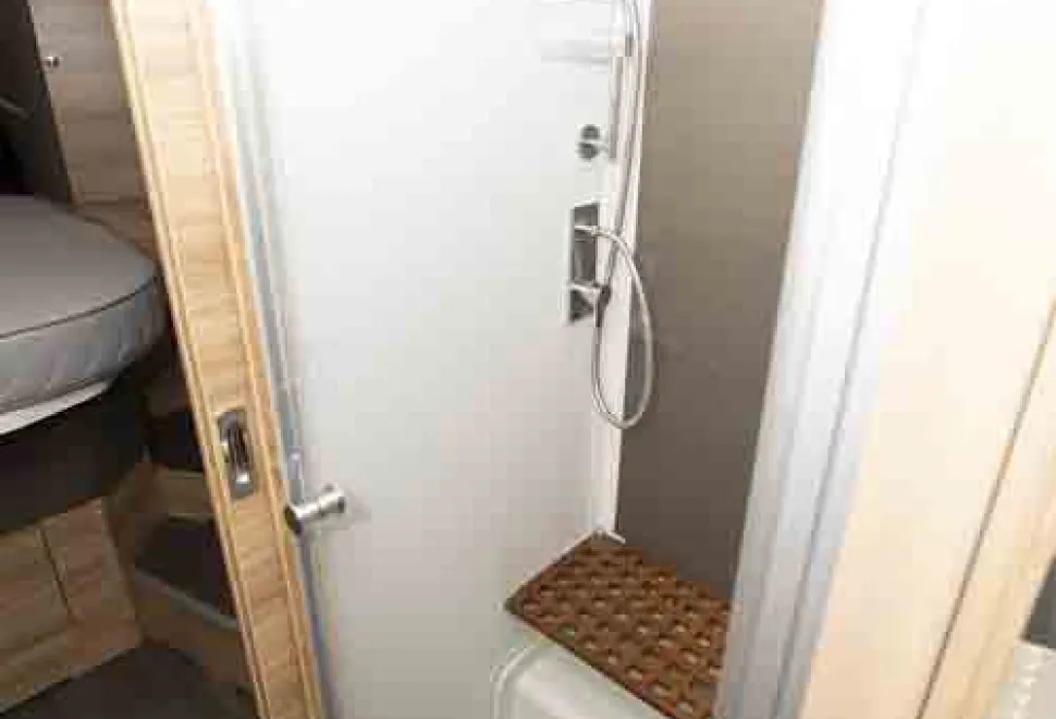 Adria-shower-21931
