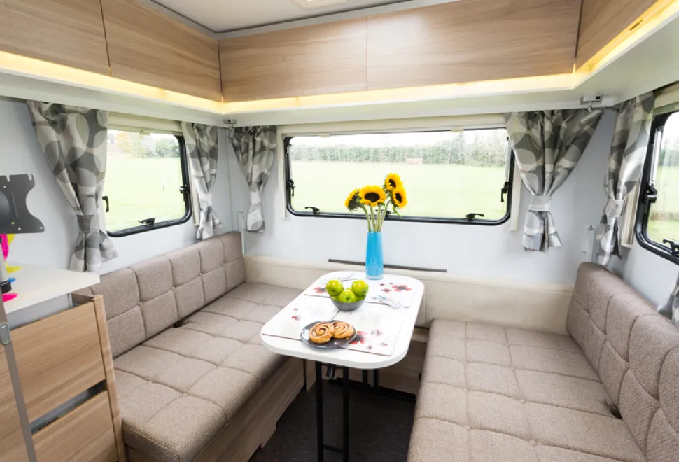 web-The-rear-lounge-dining-room-is-a-versatile-family-area-93098