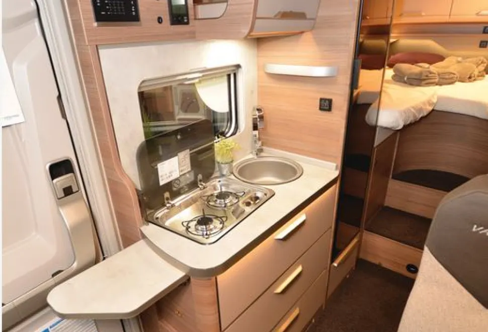 Knaus-Van-Wave-640-MEG-Vansation-kitchen-71137