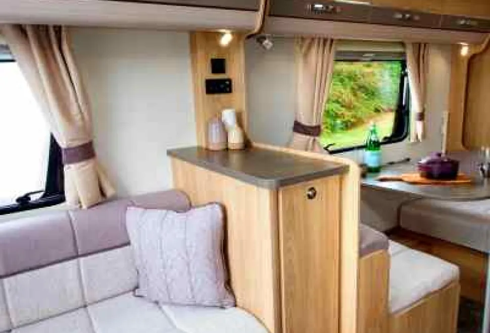 TV-connections-are-above-the-central-cabinet,-so-you-can-turn-your-TV-to-face-either-the-lougne-or-the-rear-of-the-caravan-04253