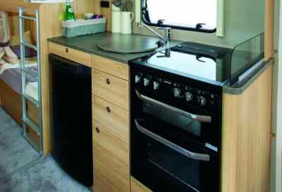 There&rsquo;s-plenty-of-ktichen-storage-including-three-drawers-plus-a-deep-cabinet-06832