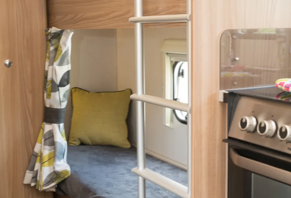 web-Bunks-in-the-nearside-corner-70607