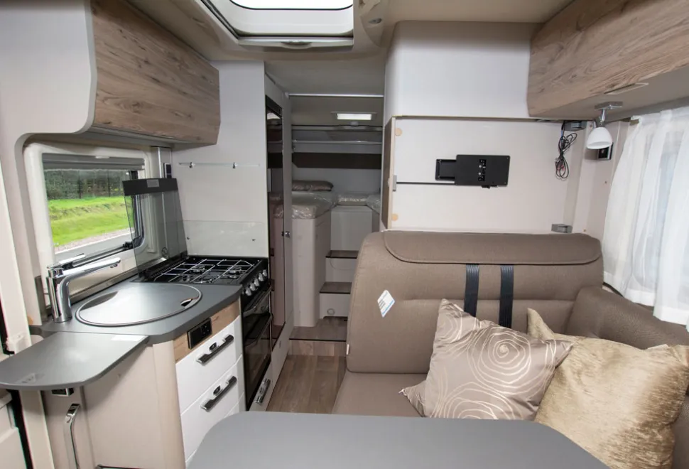Exsis-interior-view-81202