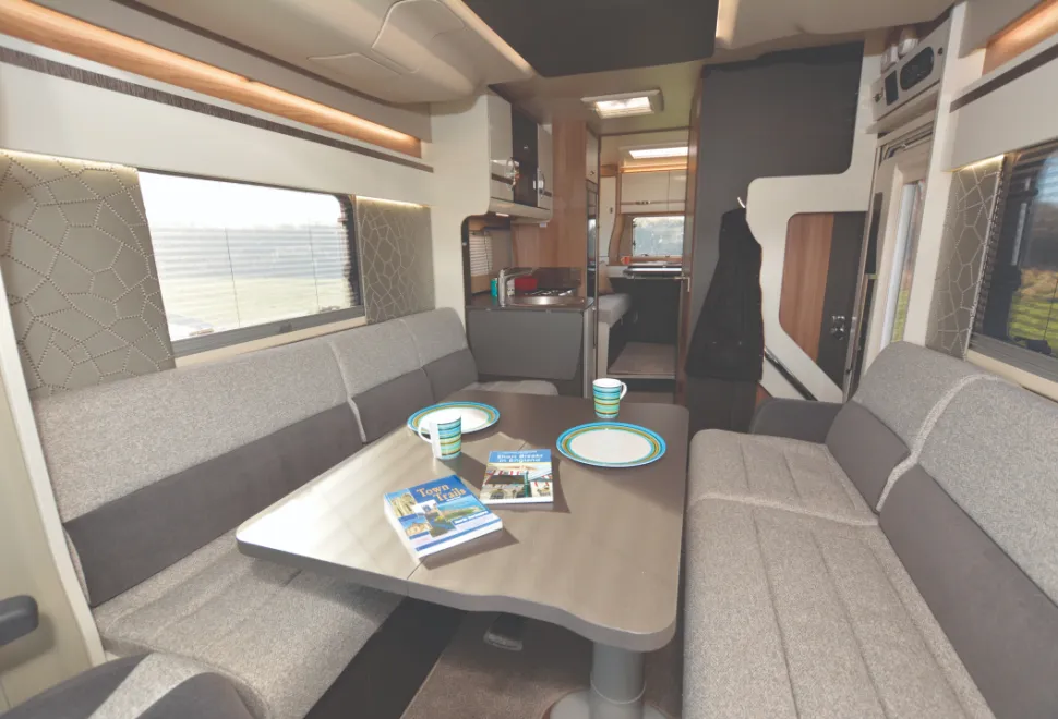 swift-hi-style-674-lounge-65946