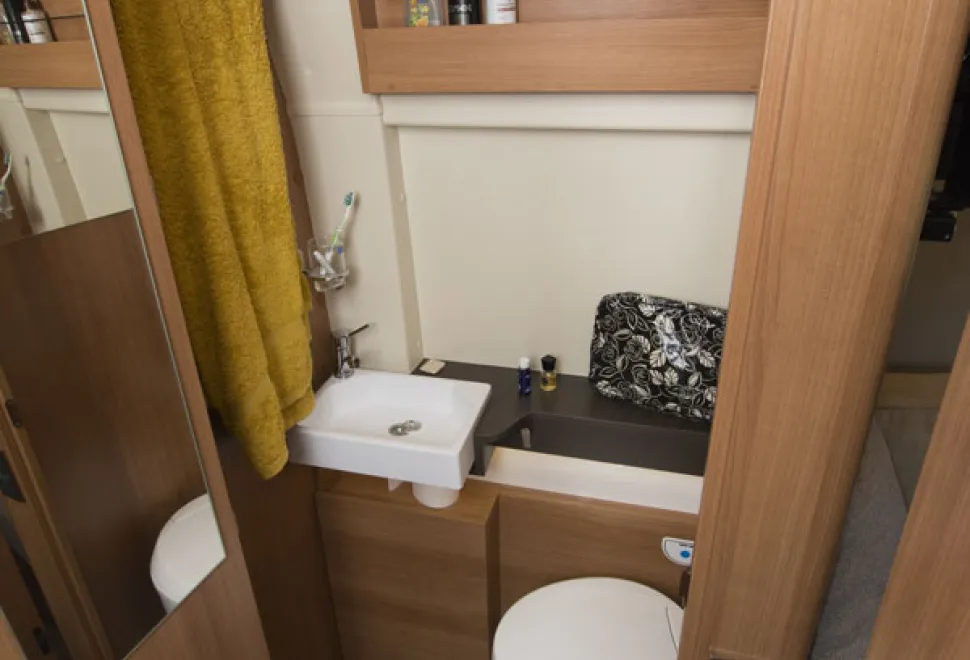 Dreamer-washroom-31498