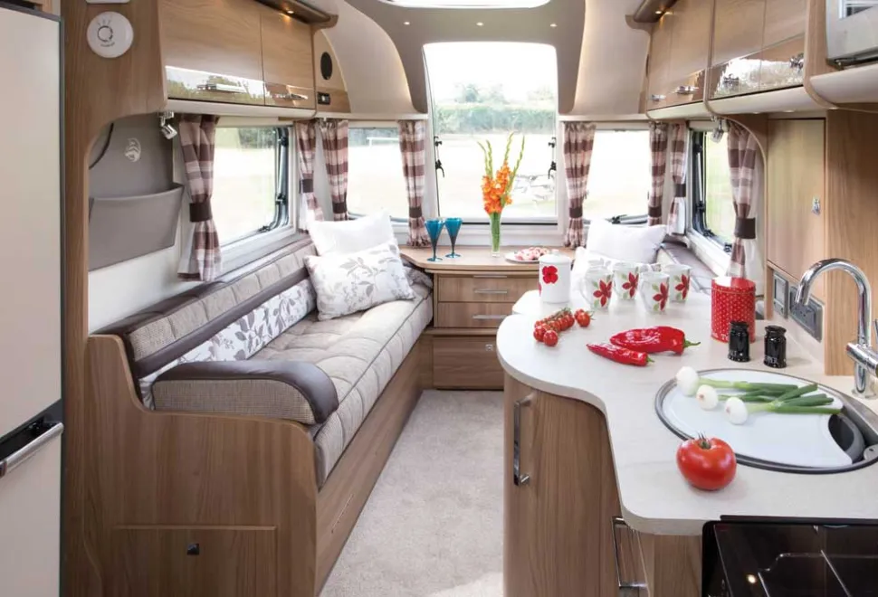 The-lounge-is-long-enough-to-make-single-beds-05703