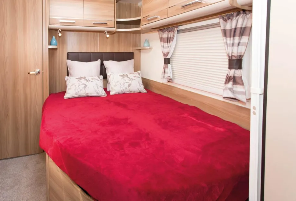 A-lovely-bedroom-and-easily-accessible-storage-beneath-the-bed-12438
