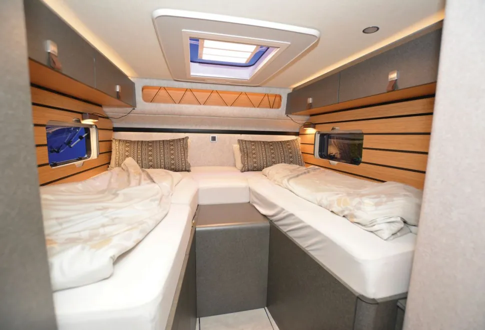The Hymer ML-T 580 4x4 motorhome beds