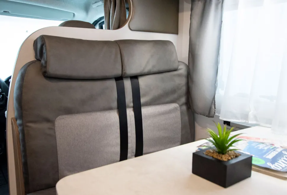 313-travel-seats-56991