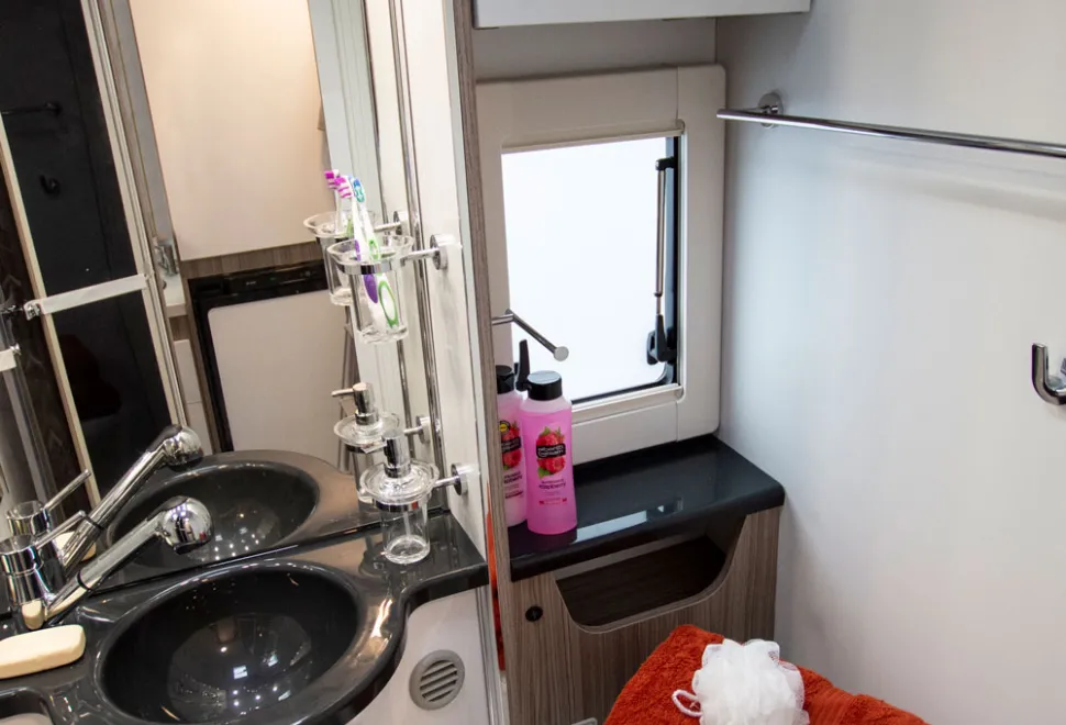 313-Washroom-68757