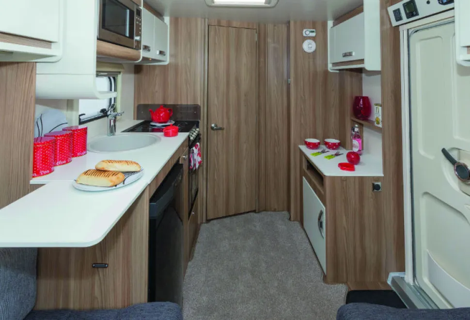 The-Quattro-EB-is-a-caravan-of-two-rooms!-w800-20755