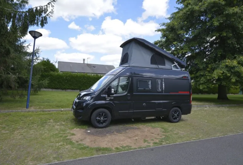 Dreamer D43 Up Addict high-top rising roof campervan