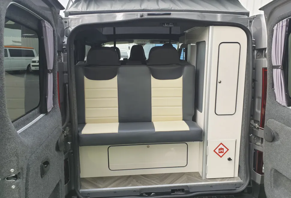 Calder-rear-seats-08315