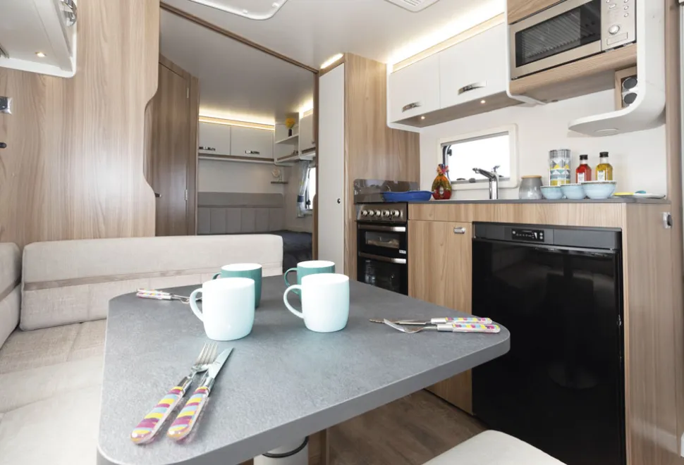 Swift-Siena-dining-space-36906