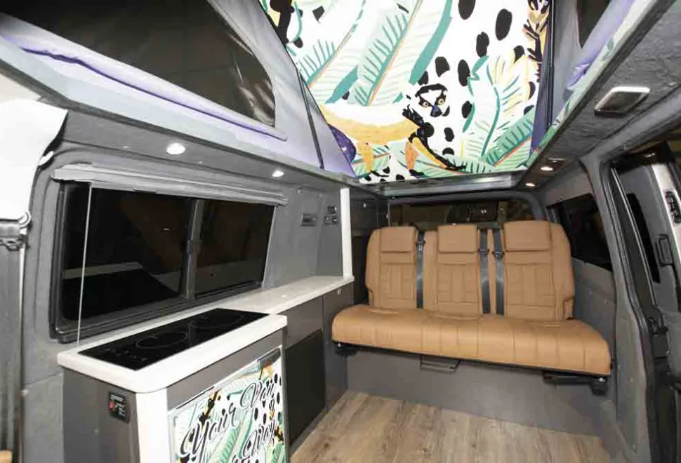 Dirty-Weekender-seating-48472