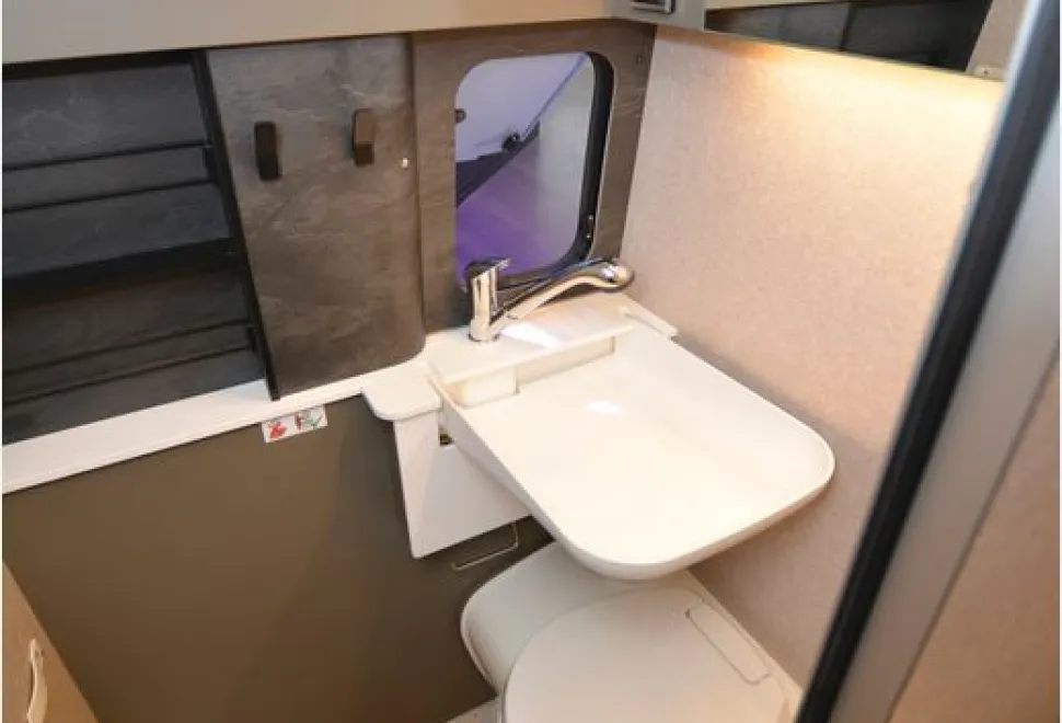 Hymer Grand Canyon S 4x4 campervan washroom