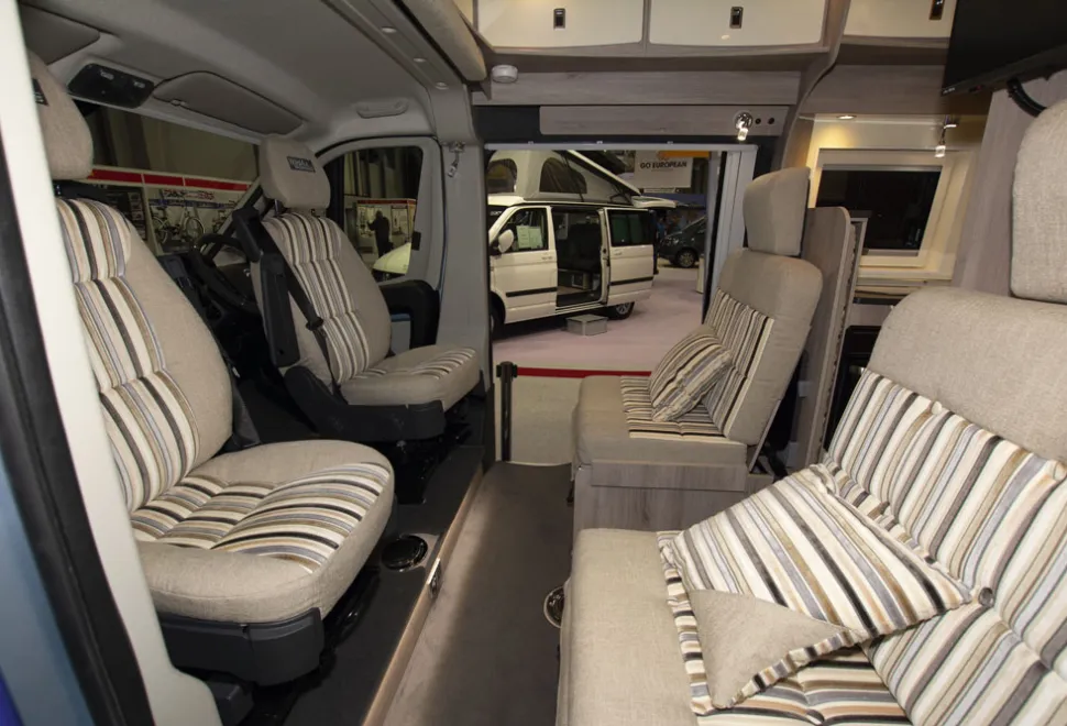WildAx-Pulsar-seats-55402