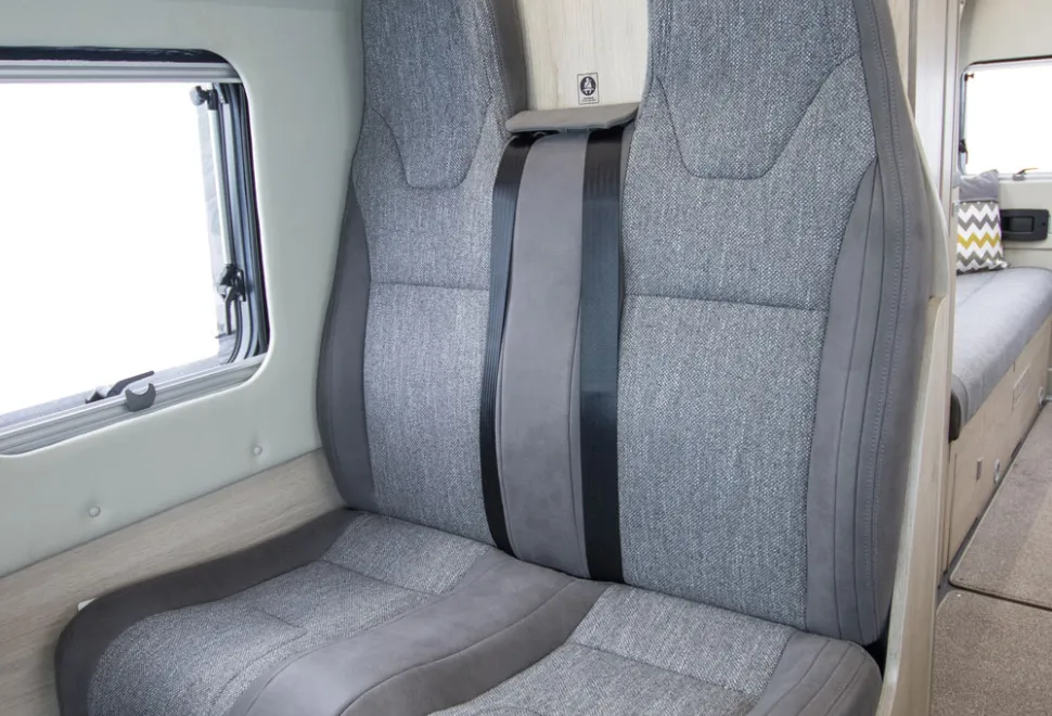 Benivan-122_Travel_Seats-61516