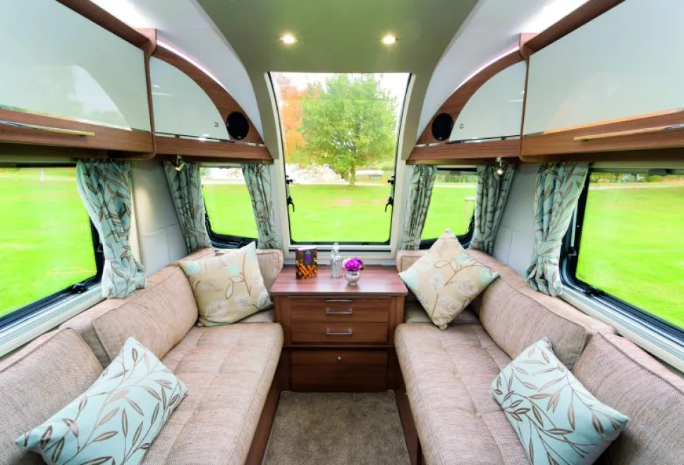 Unicorns&rsquo;-high-arching-central-front-windows-are-simply-lovely!-03220