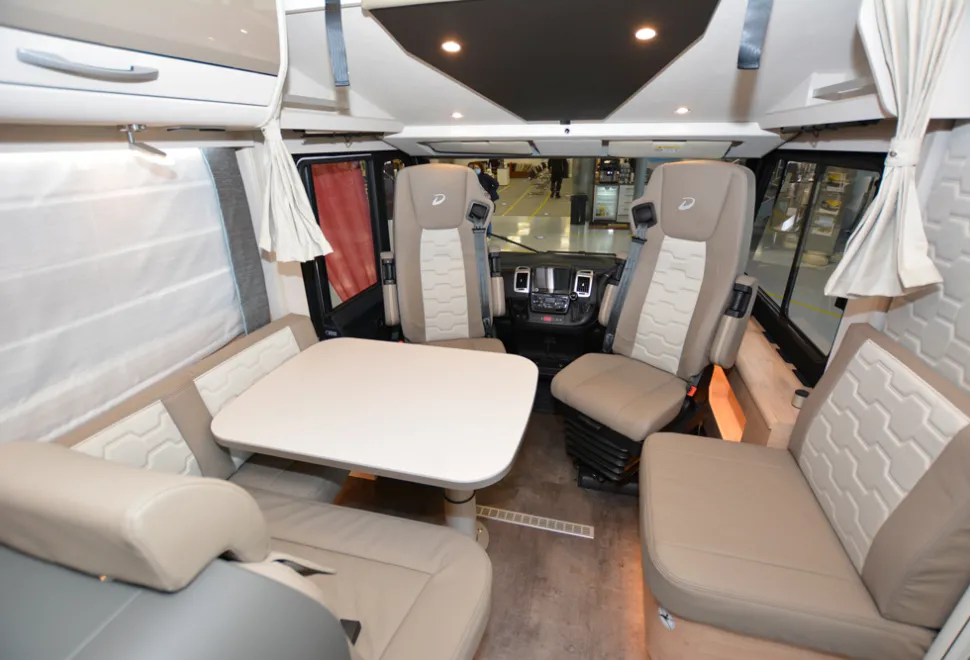 Dethleffs-Esprit-I-7150-2-EB-GT-lounge-73901