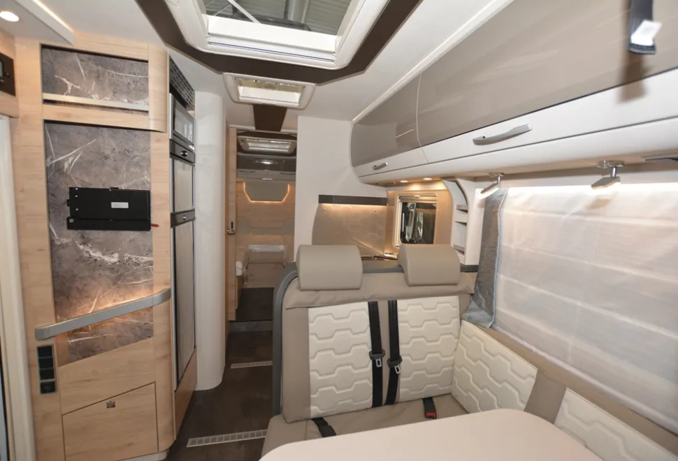 Dethleffs-Esprit-I-7150-2-EB-GT-interior-56221
