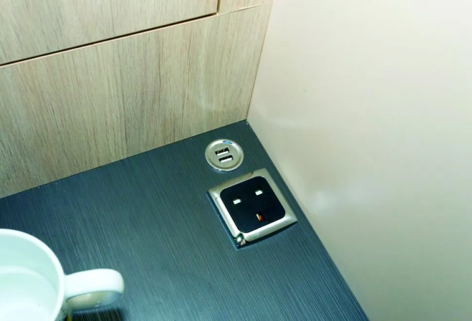 Adouble-USB-socket-alongside-the-bed--15552