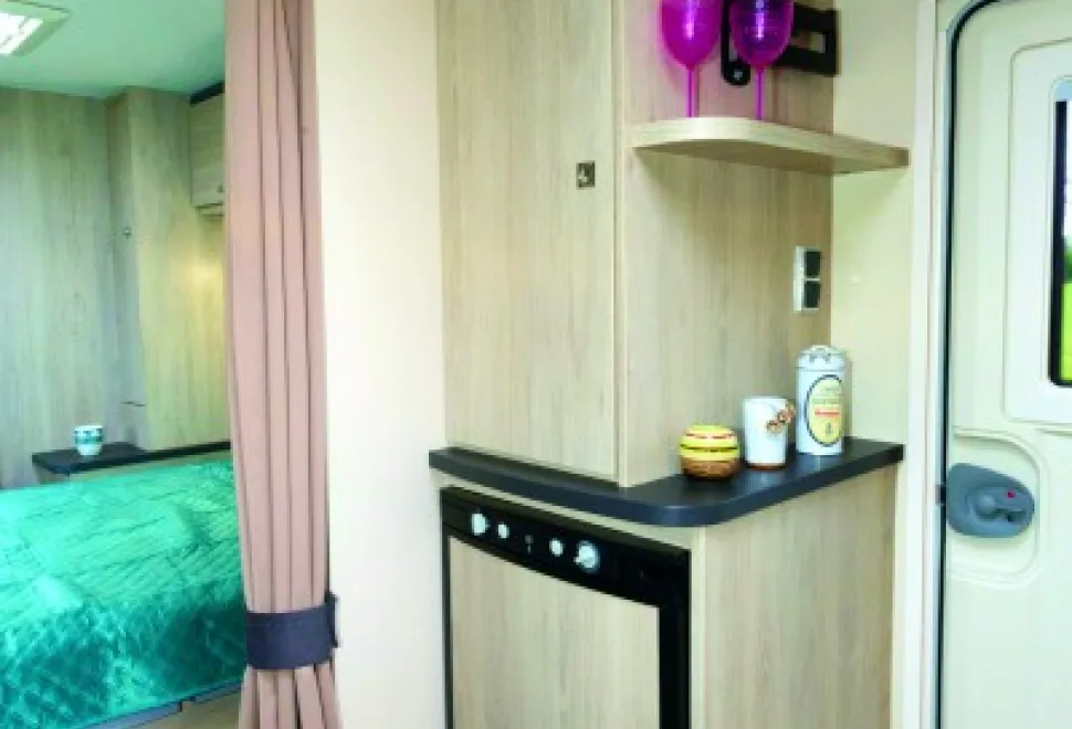 The-fridge-is-oppostie-the-kitchen-31227
