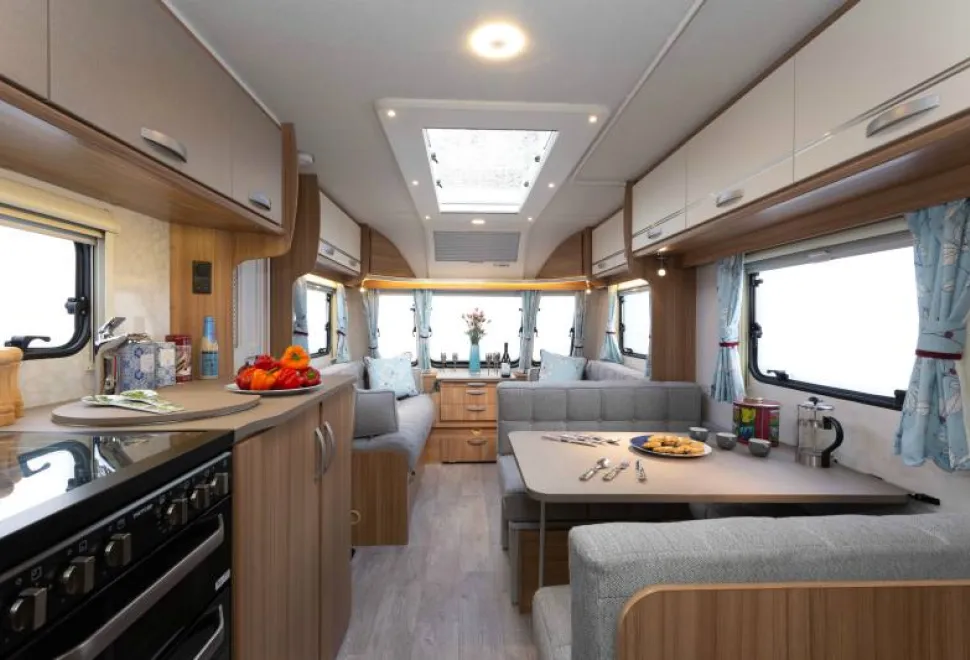 Open-plan-and-gorgeously-spacious;-the-686-is-a-top-family-caravan-86428