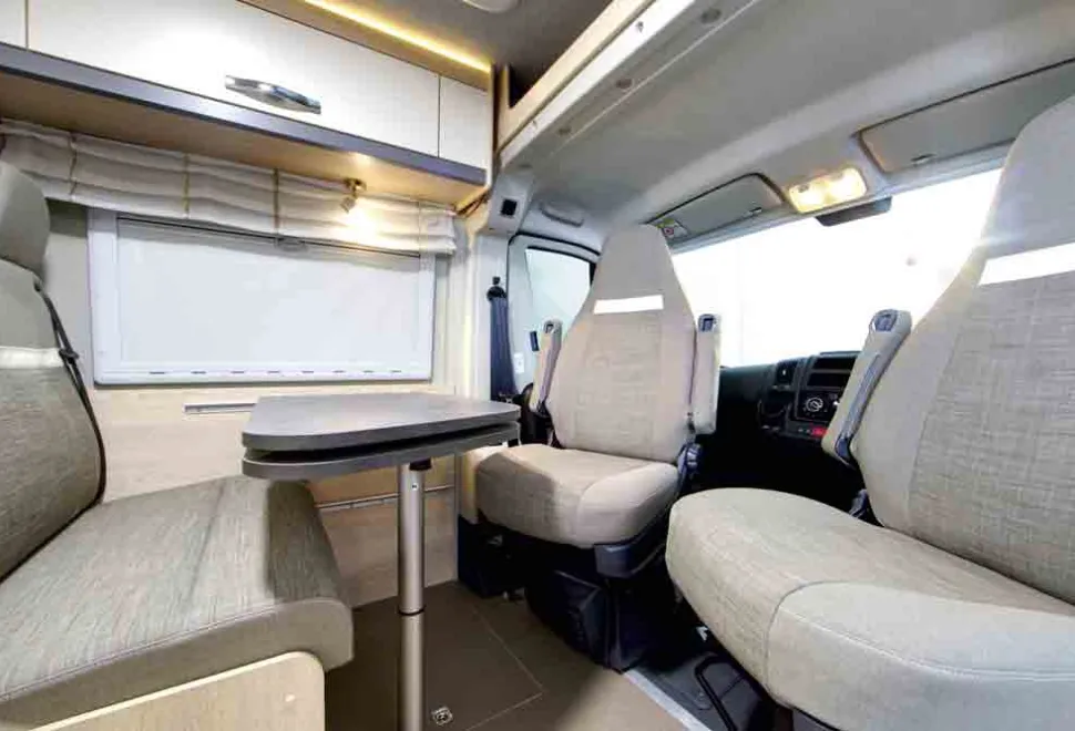 Globecar-Summit-interior-lounge-40926